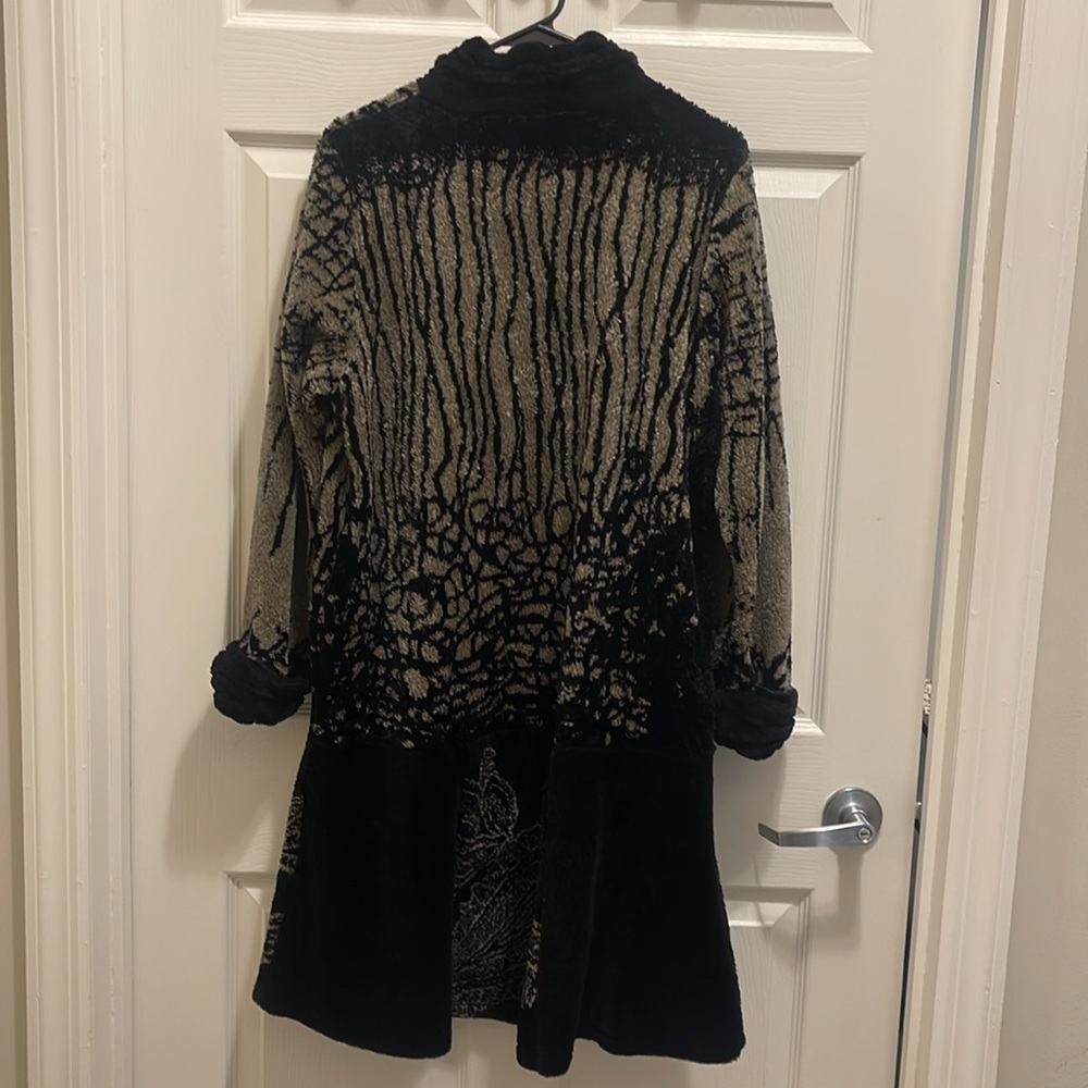 Lee Anderson Women's Cardigan - Picture 6 of 10